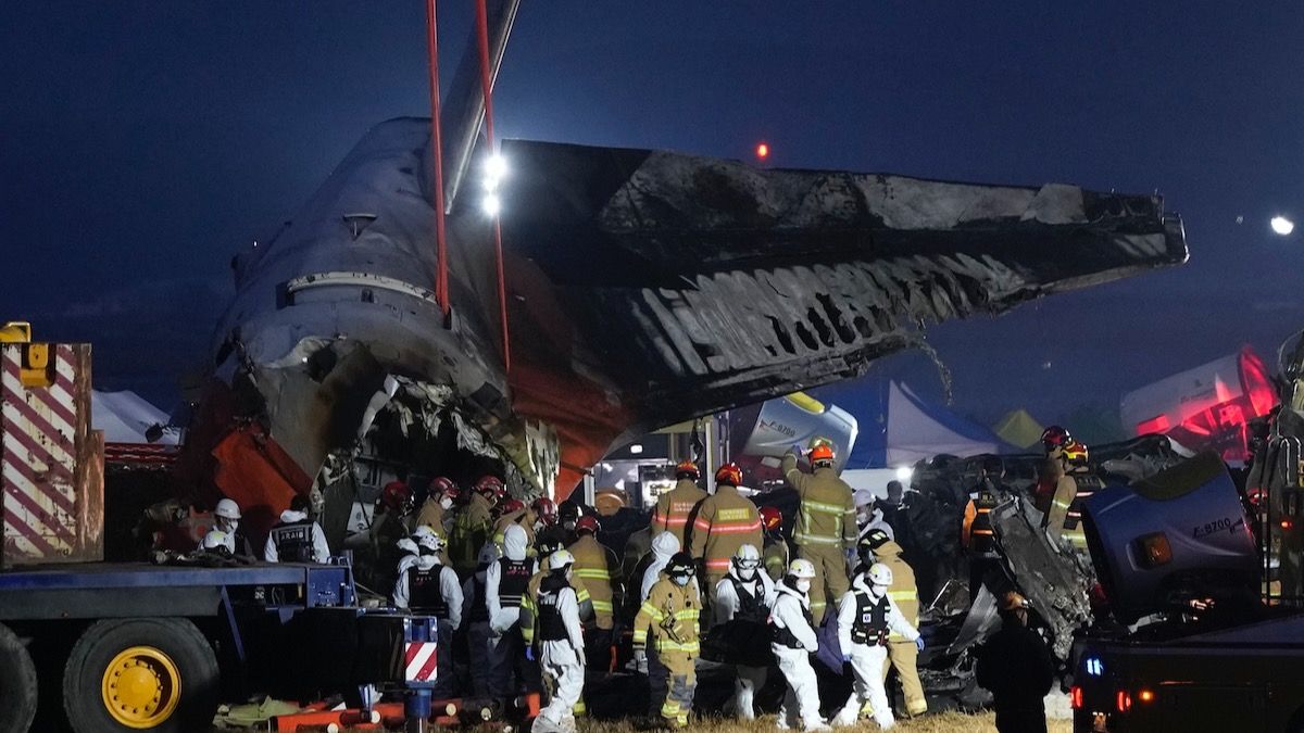 South korean plane crashes